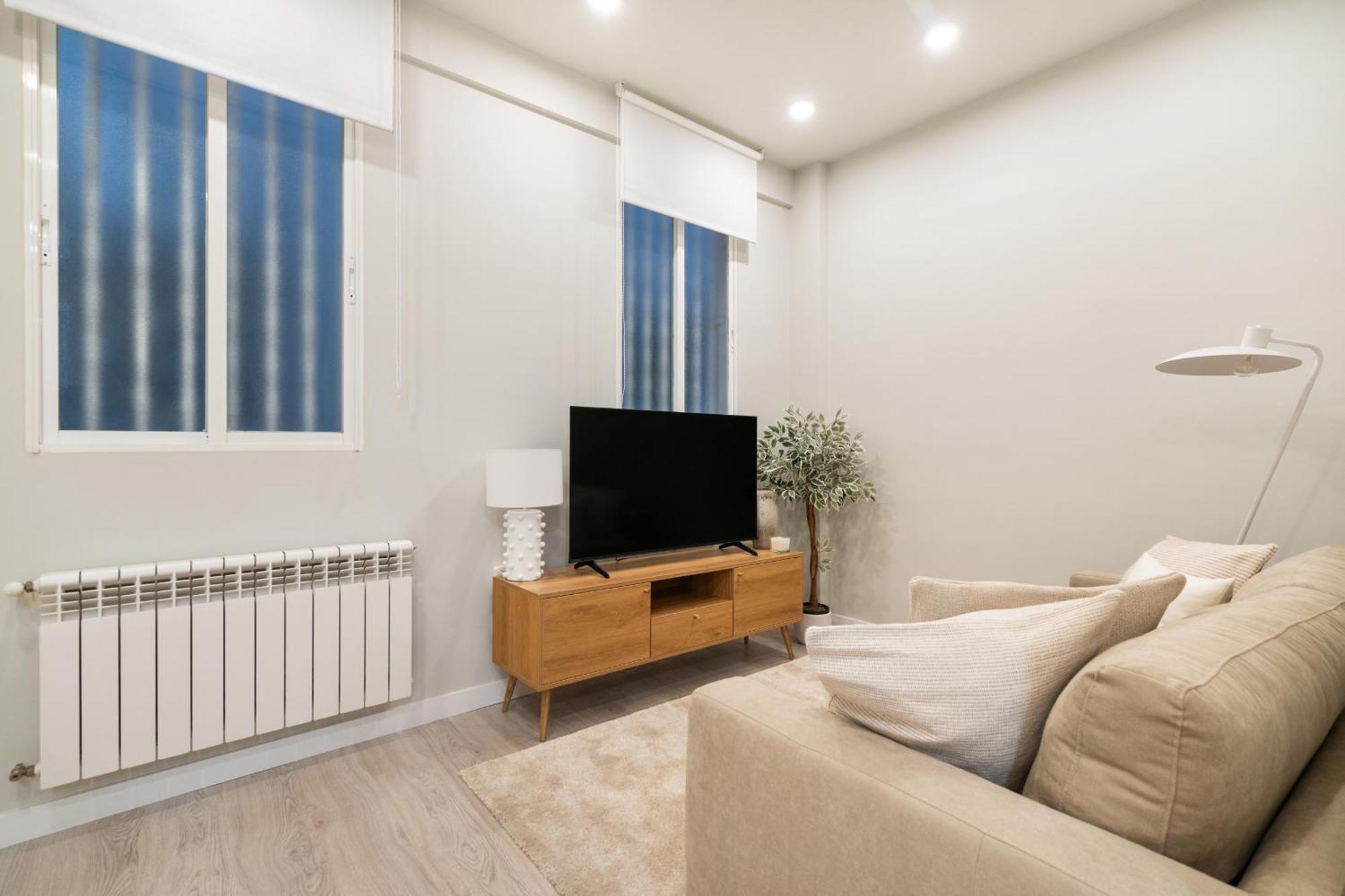 Apartamento Reformado En Metro Ibiza Alquiler Temporal Madrid Bagian luar foto