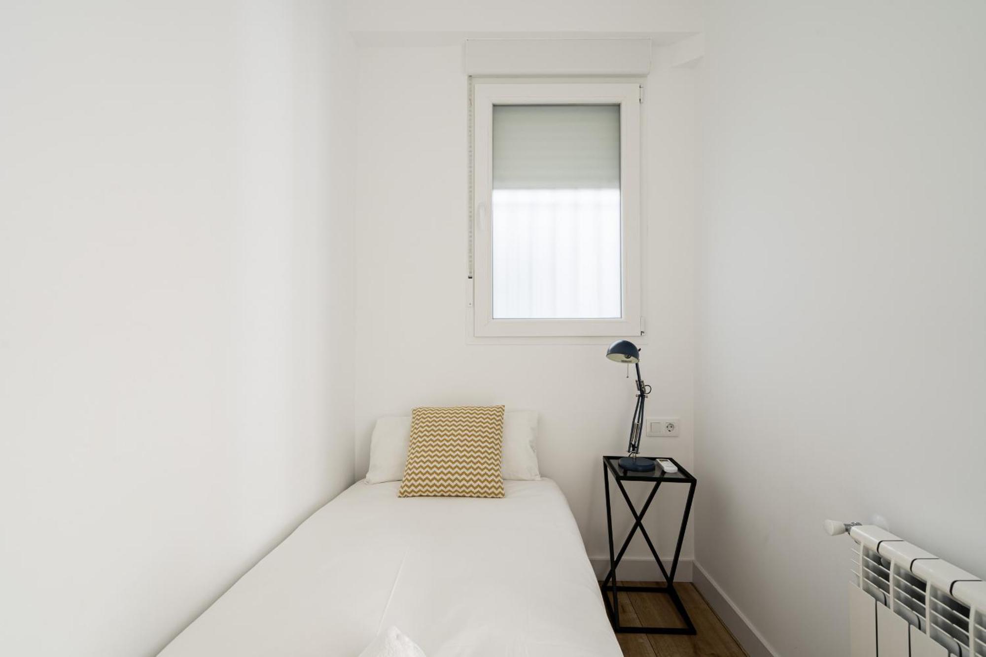 Apartamento Reformado En Metro Ibiza Alquiler Temporal Madrid Bagian luar foto