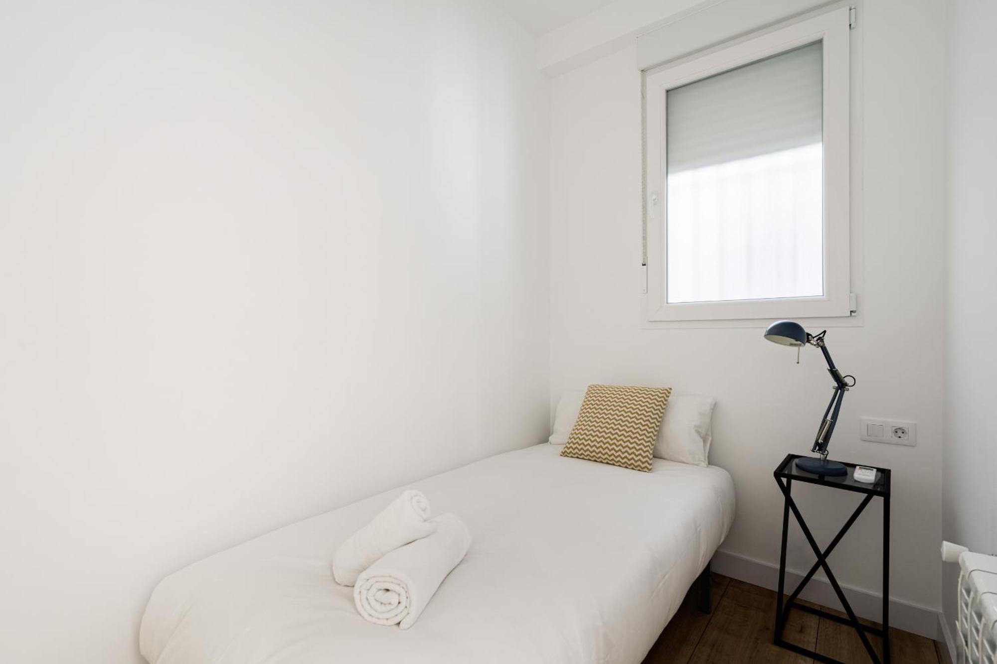 Apartamento Reformado En Metro Ibiza Alquiler Temporal Madrid Bagian luar foto